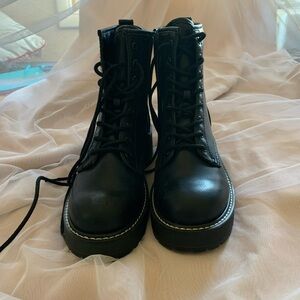 Madden girl combat boots 7.5